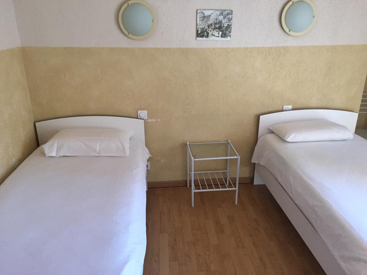 Hotel Le Salagou Clermont-lʼHérault Buitenkant foto